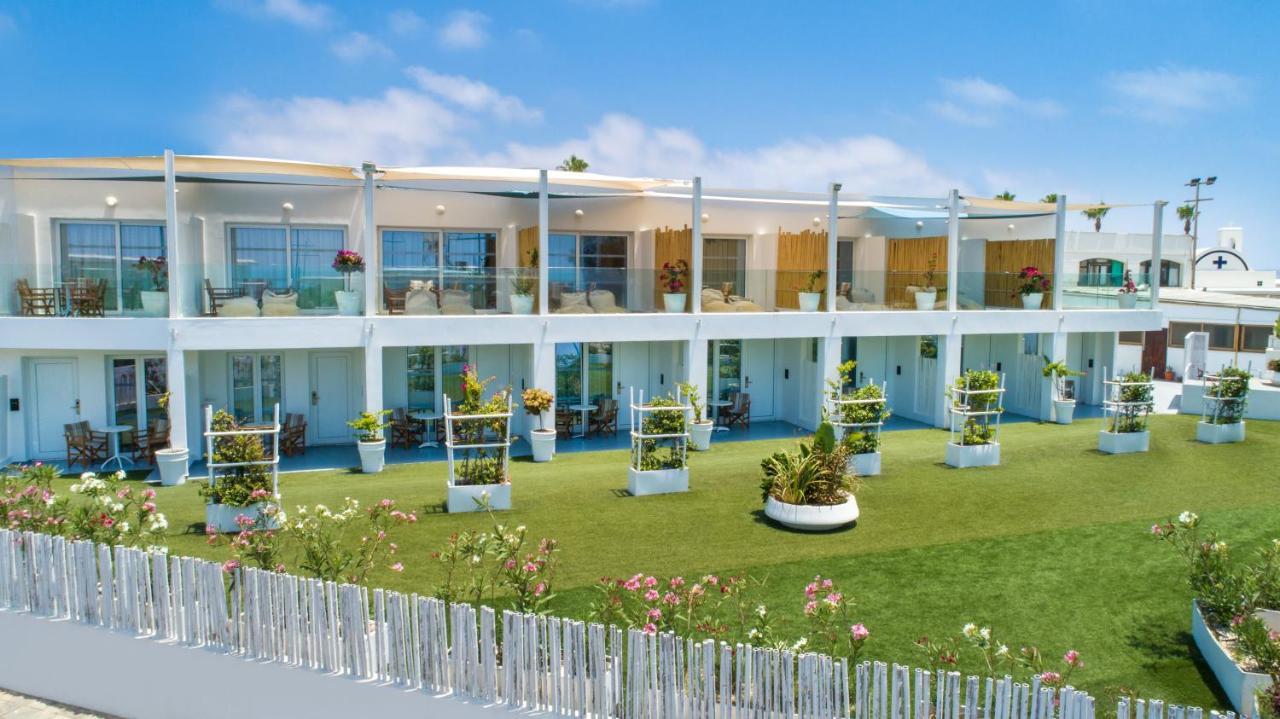Blue Harbour Boutique Aparthotel Ayia Napa Bagian luar foto