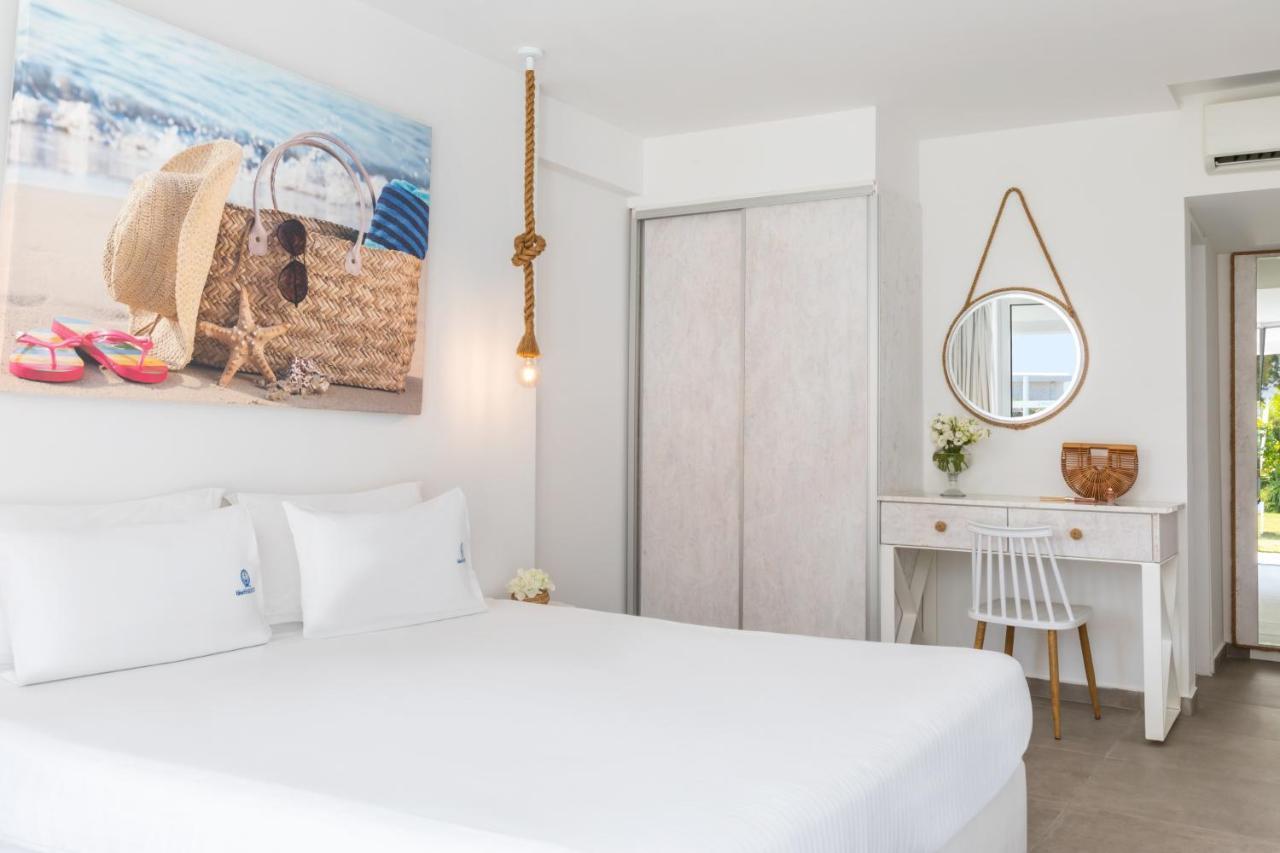 Blue Harbour Boutique Aparthotel Ayia Napa Bagian luar foto