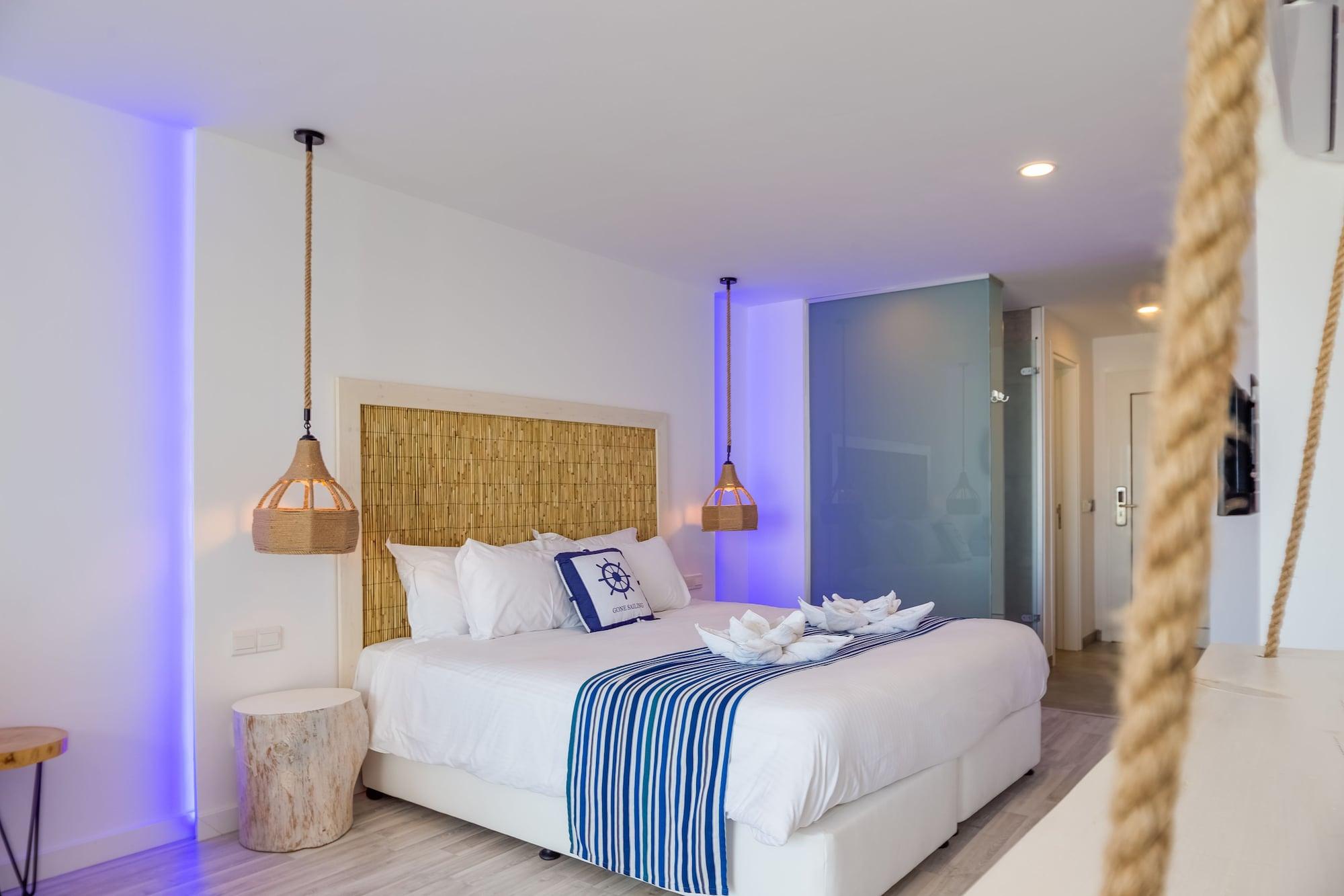 Blue Harbour Boutique Aparthotel Ayia Napa Bagian luar foto
