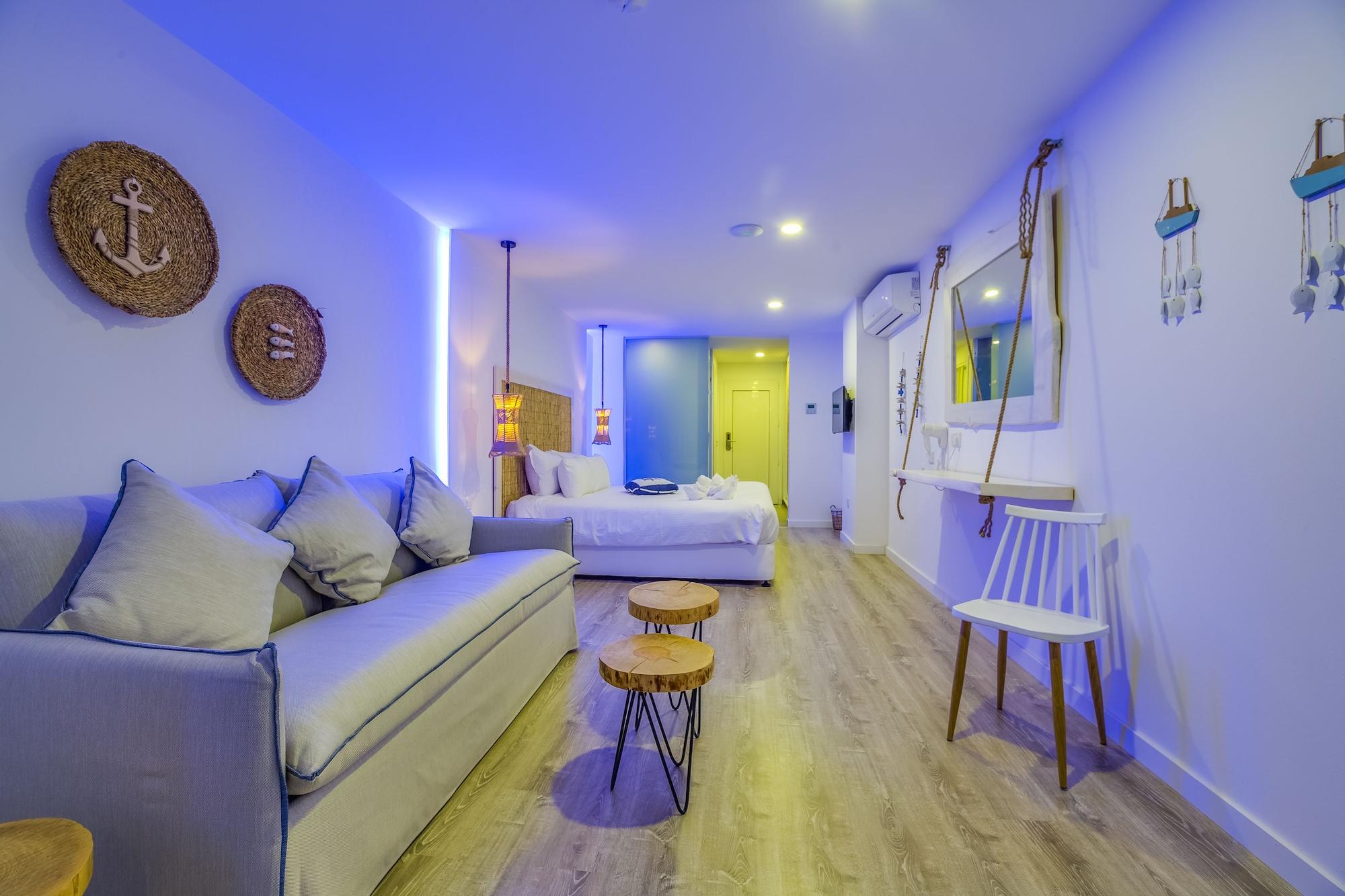 Blue Harbour Boutique Aparthotel Ayia Napa Bagian luar foto