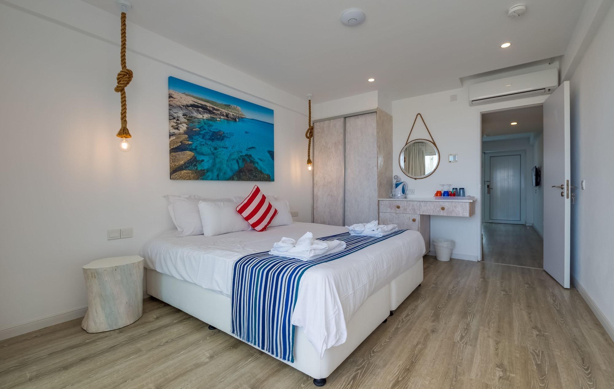 Blue Harbour Boutique Aparthotel Ayia Napa Bagian luar foto