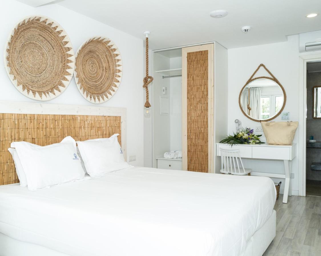 Blue Harbour Boutique Aparthotel Ayia Napa Bagian luar foto