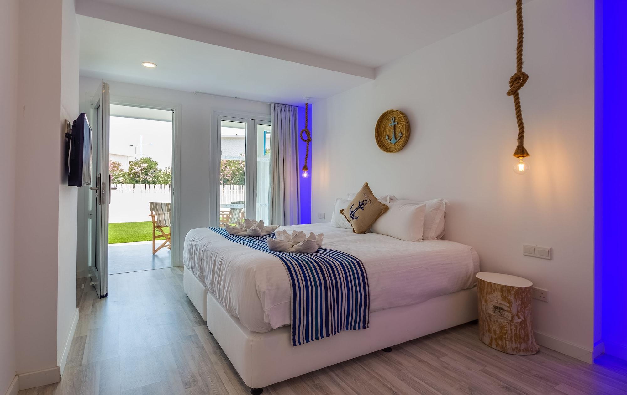 Blue Harbour Boutique Aparthotel Ayia Napa Bagian luar foto