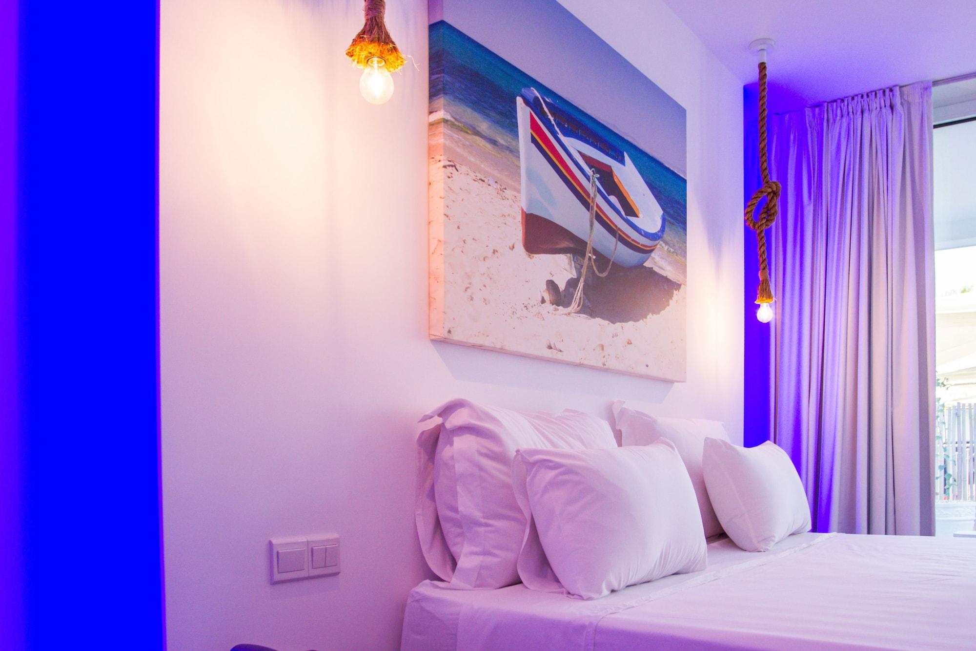 Blue Harbour Boutique Aparthotel Ayia Napa Bagian luar foto